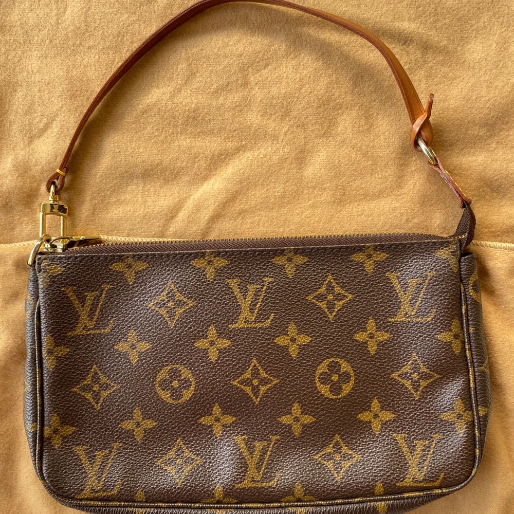 Louis Vuitton Monogram Pochette